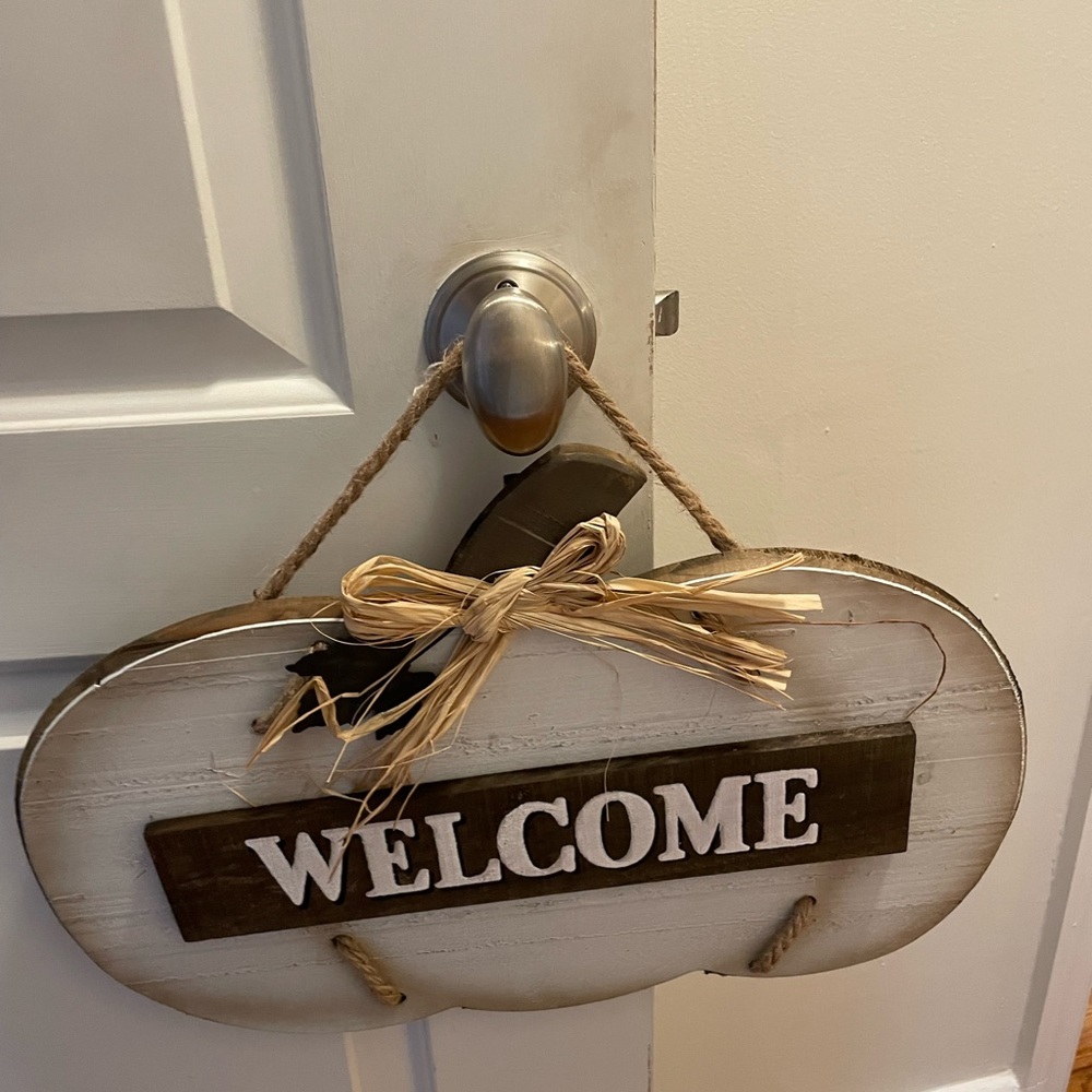 Rustic Farmhouse -  Fall Welcome Sign Pumpkin Shape - Picture 2 of 4